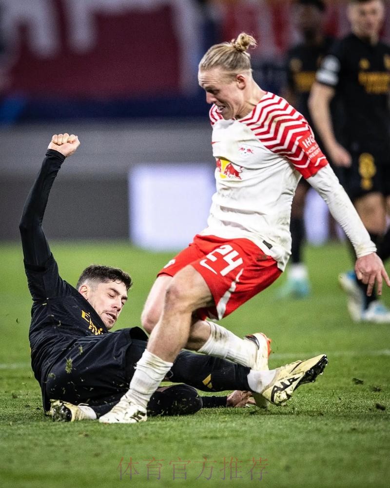 巴尔韦德回归皇马合练 阿扎尔厄德高恢复有球训练 巴尔韦德回归皇马合练 阿扎尔厄德高恢复有球训练