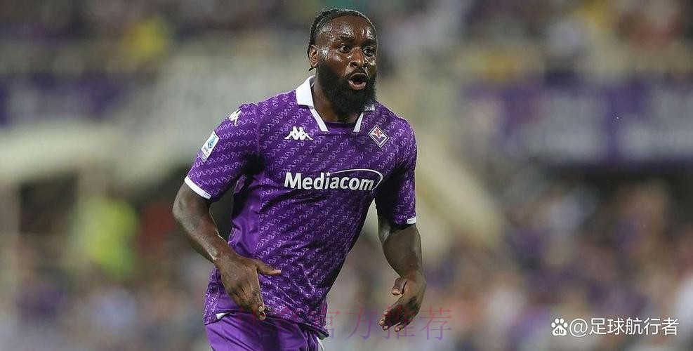 佛罗伦萨想租借马约拉尔 但面临水晶宫的竞争 佛罗伦萨想租借马约拉尔 但面临水晶宫的竞争